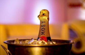 Dua pensiunan Italia dihukum karena mencuri sampanye senilai 12.000 euro