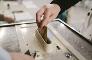 Live Municipal 2026. Partisipasi meningkat pada siang hari, tiga kematian di TPS