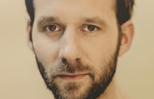 Tayang perdana malam bersama Benjamin Lavernhe