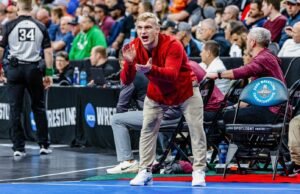 Hayden Hidlay kembali ke gulat NC State