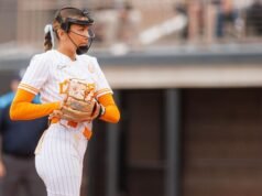 Erin Nuwer melakukan pukulan ketiga dalam karirnya dalam kemenangan atas Tennessee Tech