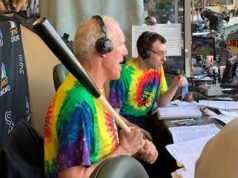 Jason Benetti menjadi sorotan sebagai pengisi suara utama NBC untuk “Sunday Night Baseball.”