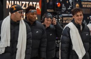 Pertunjukan estafet yang kuat, rekor sekolah, sorotan hari pertama Kejuaraan NCAA