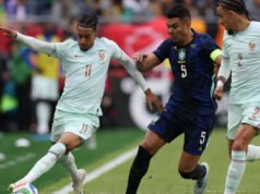 Sepak bola. Pengumpan yang menentukan, menekan, penggiring bola terbaik… Olise memiliki pertandingan patokan melawan Brasil
