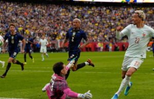 Sepak bola. Menghadapi Seleçao Brasil, sebuah kesuksesan bergengsi bagi tim Prancis