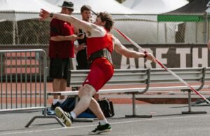 Luke Thierfelder mengamankan podium pada hari pertama Raleigh Relays