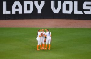 #4 Tennessee menjatuhkan keputusan 2-1 kepada Ole Miss