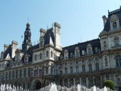 Setelah kontroversi mengenai ‘walikota yang berpakaian bagus’, Emmanuel Grégoire ingin menghapuskan biaya perwakilan