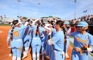 #4 Tennessee kembali ke daftar kemenangan dengan kemenangan 4-3 atas Ole Miss