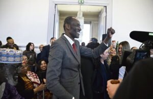 “Suku”, “kera besar”… Di CNews, Walikota LFI Saint-Denis, Bally Bagayoko (sekali lagi) menjadi korban kampanye rasis