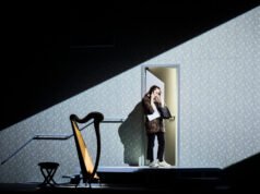 Pauline Bureau dengan bijaksana mengadaptasi novel Adélaïde Bon