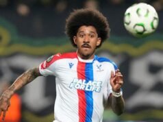 Pengacara pembela AS Chris Richards tentang apa yang membuat Amerika unik: “Mungkin garis TSA”