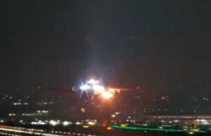 Rekaman yang mengesankan dari mesin Delta Airlines yang terbakar saat lepas landas