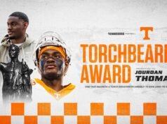 Tragedi pembawa obor: Jourdan Thomas menerima penghargaan pelajar tertinggi di Tennessee