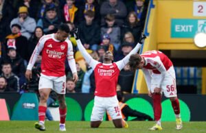 Arsenal mencapai perempat final Piala FA dengan kemenangan 2-1 atas tim divisi tiga Mansfield