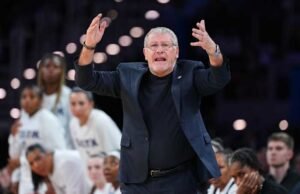 Geno Auriemma mengincar format ganda regional putri NCAA di March Madness