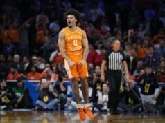 Tennessee mencapai Sweet 16 keempat berturut-turut, mengalahkan Virginia 79-72 di March Madness