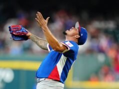 Para pemain tim Italia merayakan kesuksesan WBC dengan La Dolce Vita: espresso, anggur, dan Armani