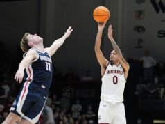 Lewis membuat tujuh lemparan tiga angka saat Saint Mary mengalahkan No. 9 Gonzaga 70-59 untuk berbagi gelar musim reguler WCC