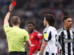 Bintang Newcastle yang terpana, Jacob Ramsey, mendapat kartu merah kontroversial melawan Man Utd | Sepak Bola | olahraga