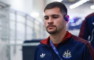 Man Utd memperingatkan pembicaraan transfer Bruno Guimaraes bisa gagal dengan satu syarat | Sepak Bola | olahraga