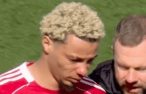 Hugo Ekitike yang menangis tertatih-tatih saat pertandingan Liverpool v Brighton | Sepak Bola | olahraga