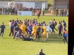 Pertandingan sepak bola berakhir dengan tawuran massal dengan para pemain ‘berusaha membunuh satu sama lain’ | Sepak Bola | olahraga