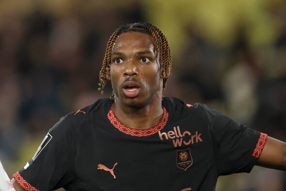 Jeremy Jacquet dari Stade Rennais menyaksikan pertandingan Ligue 1 McDonald's antara AS Monaco FC dan Stade Rennais FC