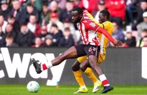 Klub milik Amerika, Burnley, menahan hasil imbang dan tidak harus memainkan pertandingan lagi untuk menghindari degradasi dari Liga Premier