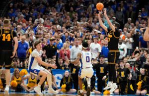 Iowa mengalahkan unggulan No. 1 dan juara bertahan Florida di March Madness dengan Folgueiras ‘3 di detik-detik terakhir