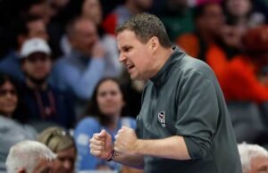 LSU memecat pelatih bola basket putra Matt McMahon dan menandatangani perjanjian untuk mempekerjakan kembali Will Wade