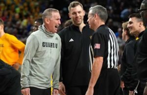 Hurley muncul sebagai pemenang dari pertandingan kandang terakhirnya di Arizona State