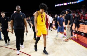 Pencetak gol terbanyak kedua USC, Chad Baker-Mazara, tiba-tiba dan tanpa penjelasan mengundurkan diri dari program tersebut