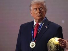 Trump melarang tim sepak bola Iran berpartisipasi di Piala Dunia karena masalah keamanan