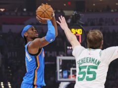 Shai Gilgeous-Alexander mencetak 20 poin dalam pertandingan ke-127 berturut-turut, memecahkan rekor Wilt Chamberlain