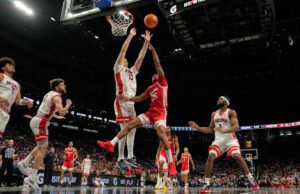 Brayden Burries mencetak 21 poin saat No. 2 Arizona mengalahkan No. 5 Houston 79-74 dalam pertandingan ulang 12 Besar terakhir