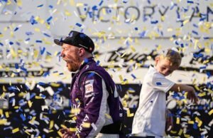 Tyler Reddick menang di Darlington, menjadikannya kemenangan NASCAR keempat musim ini bagi tim Michael Jordan