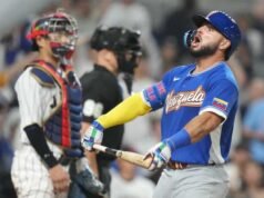 Venezuela mengalahkan Shohei Ohtani dan juara bertahan Jepang 8-5 untuk melaju ke semifinal WBC