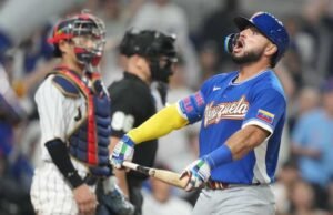 Venezuela mengalahkan Shohei Ohtani dan juara bertahan Jepang 8-5 untuk melaju ke semifinal WBC