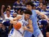 Boozer, Duke No. 1, mengambil alih setelah turun minum dan mengalahkan rival peringkat 17 North Carolina 76-61