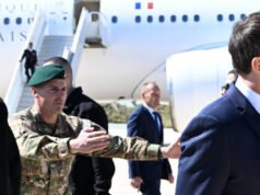 “Saya ingin mengungkapkan seluruh kasih sayang dan solidaritas bangsa,” kata Emmanuel Macron