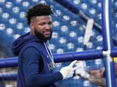 Jackson Chourio dari The Brewers masuk dalam daftar cedera karena patah tangan kiri di awal musim