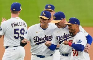 Dodgers menerima perhiasan Seri Dunia yang berkilauan untuk mengakui gelar berturut-turut