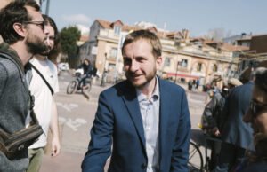 penggabungan antara daftar PS dan LFI dengan keberhasilan yang sangat terbatas