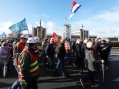 Dimulainya kembali pembuat kaca Arc: Justice menyetujui penyelamatan, tetapi mencatat penghapusan 700 pekerjaan