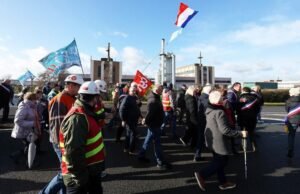 Dimulainya kembali pembuat kaca Arc: Justice menyetujui penyelamatan, tetapi mencatat penghapusan 700 pekerjaan