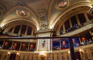 ujian membaca kedua di Senat ditunda selama satu setengah bulan