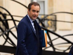Sébastien Lecornu menyetujui penyelenggaraan debat di Parlemen