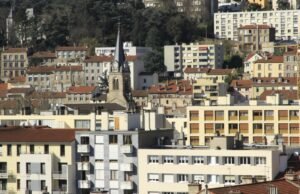 Debat besar antar kandidat di Senat Publik akan menyusul pada pukul 5 sore.