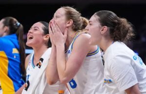 No.2 UCLA mengakhiri perjalanan UConn sebagai No.1 dengan suara bulat di AP Women’s Top 25, Texas naik ke No.3